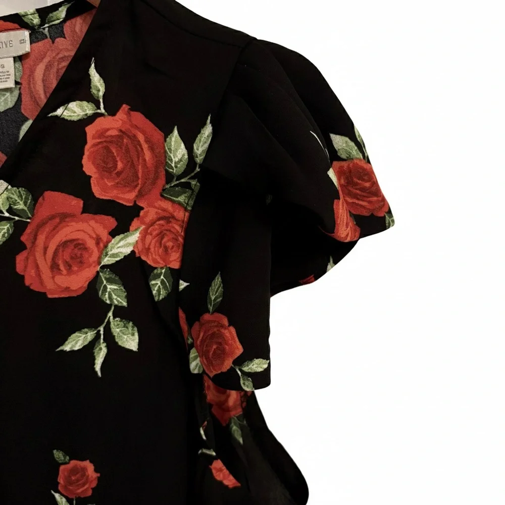 d.n.a. couture Romantic Red Rose Floral Blouse Flutter Sleeve Plus Size 1X - Picture 5 of 7